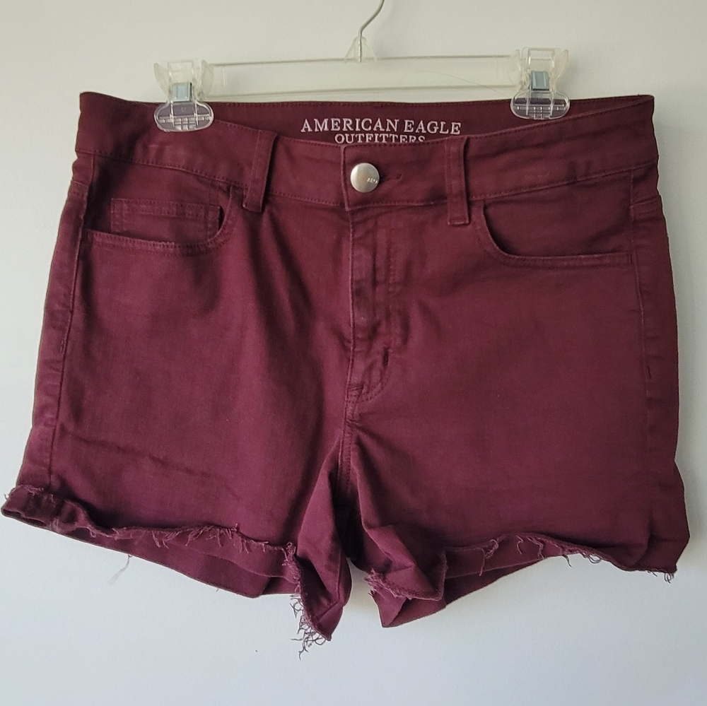 American Eagle women's shorts Size 12 Maroon